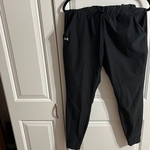 Under Armour draw string jogger (Size: Small)